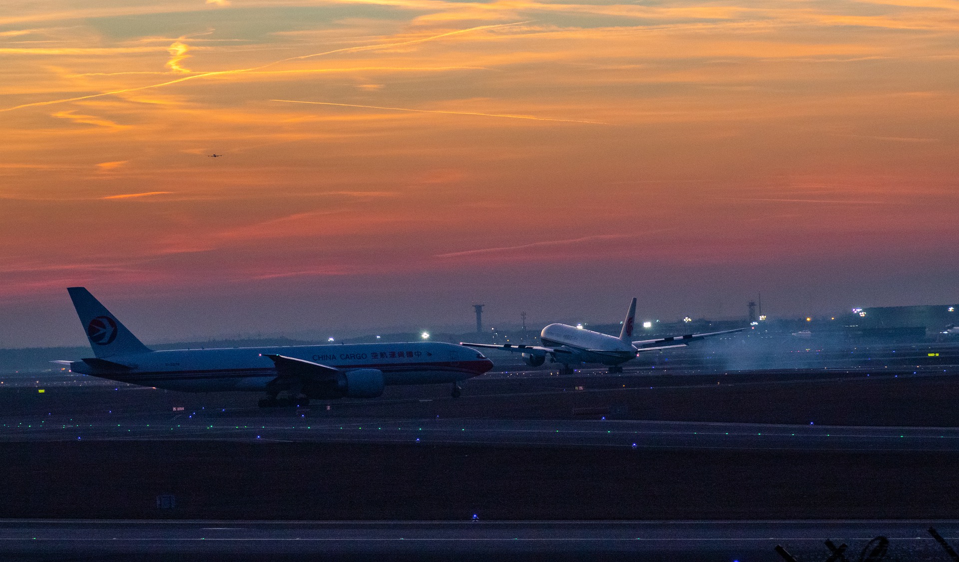 airport taxiway lights